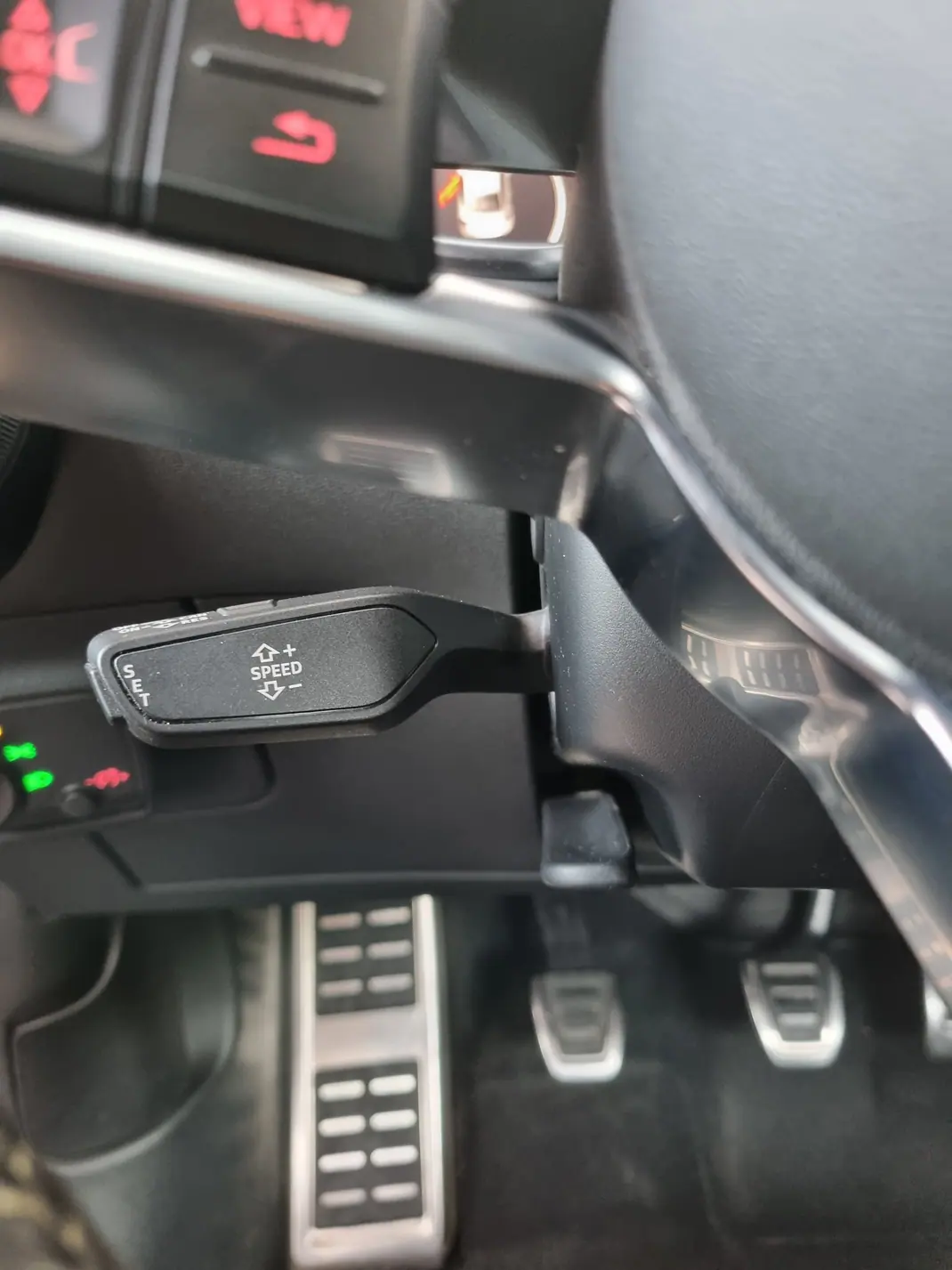 Audi TT Coupé 2015 - 22900 EUR, 210000 km - AUTO.MOTO.pt - 210000km - foto 10 de 15