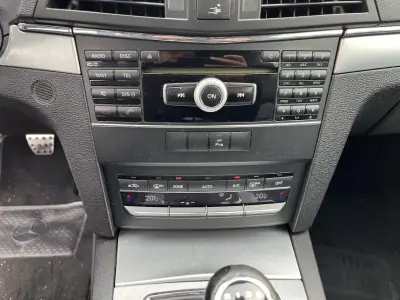 Mercedes-Benz E 250 2010 - 15950 EUR, 324000 km - AUTO.MOTO.pt - 324000km - foto 16 de 28