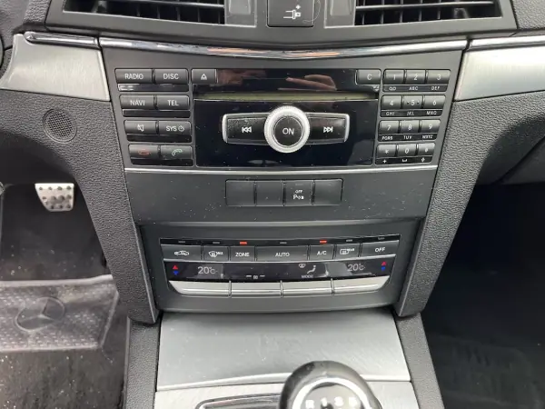 Mercedes-Benz E 250 2010 - 15950 EUR, 324000 km - AUTO.MOTO.pt - 324000km - foto 16 de 28