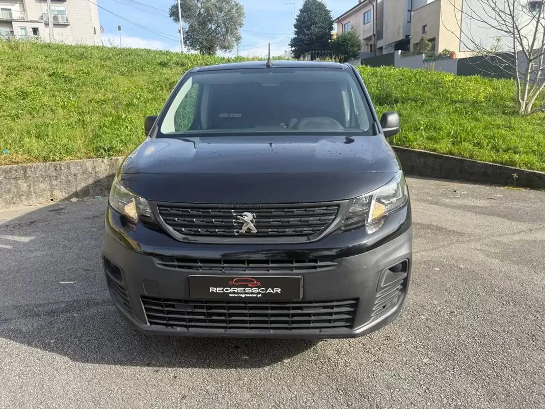 Peugeot PARTNER GIRAFON 2019 - 10900 EUR, 186000 km - AUTO.MOTO.pt - 186000km - foto 2 de 27