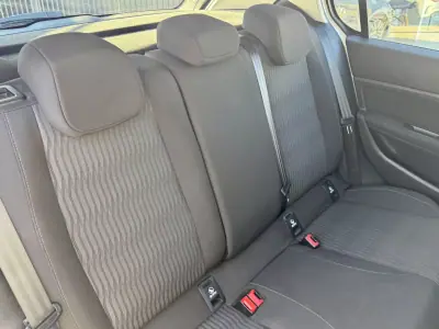 Peugeot 308 2018 - 9999 EUR, 120000 km - AUTO.MOTO.pt - 120000km - foto 13 de 19