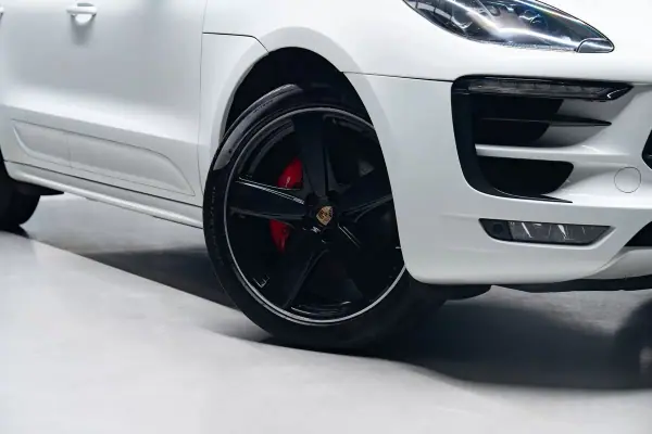 Porsche Macan 2016 - 49950 EUR, 131000 km - AUTO.MOTO.pt - 131000km - foto 4 de 53