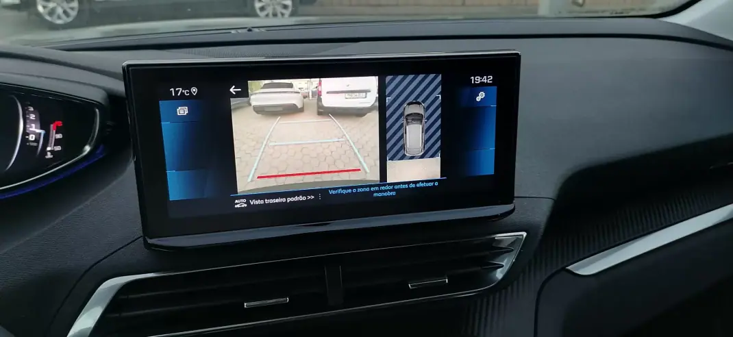 Peugeot 3008 2021 - 21900 EUR, 42000 km - AUTO.MOTO.pt - 42000km - foto 5 de 12