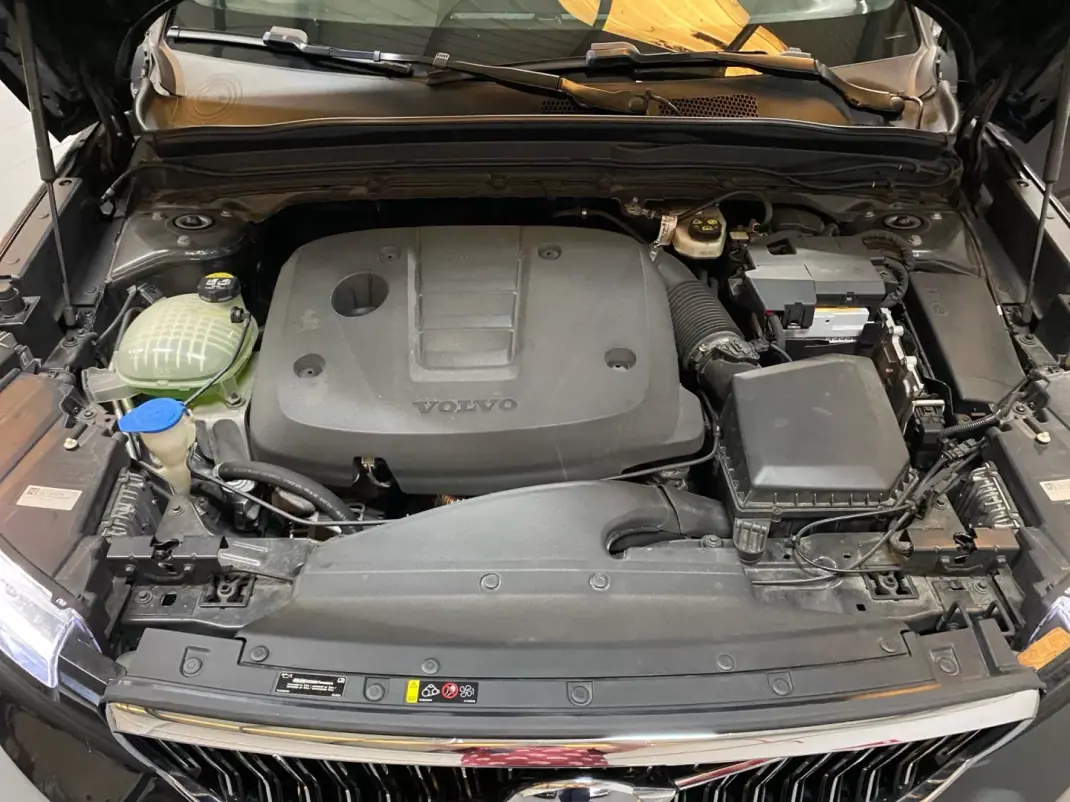 Volvo XC 40 2019 - 27950 EUR, 142000 km - AUTO.MOTO.pt - 142000km - foto 20 de 20