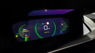 Peugeot 208 2019 - 14500 EUR, 90000 km - AUTO.MOTO.pt - 90000km - foto 57 de 60