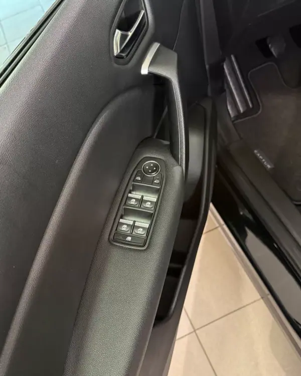 Renault Captur 2022 - 17900 EUR, 90718 km - AUTO.MOTO.pt - 90718km - foto 21 de 49