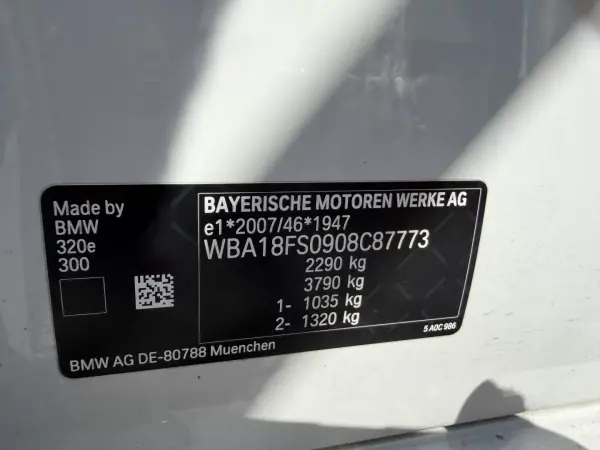 BMW 320 2022 - 37990 EUR, 51987 km - AUTO.MOTO.pt - 51987km - foto 10 de 10