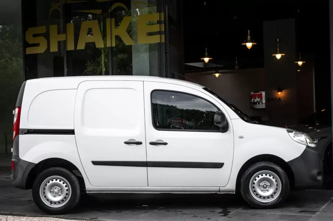 Renault KANGOO EXPRESS 1.5 DCI 115HP ENERGY MAXI BUSINESS 2016 - 5490 EUR, 397806 km - AUTO.MOTO.pt - 397806km - foto 19 de 23