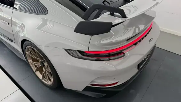 Porsche 992 2023 - 229990 EUR, 6875 km - AUTO.MOTO.pt - 6875km - foto 13 de 42
