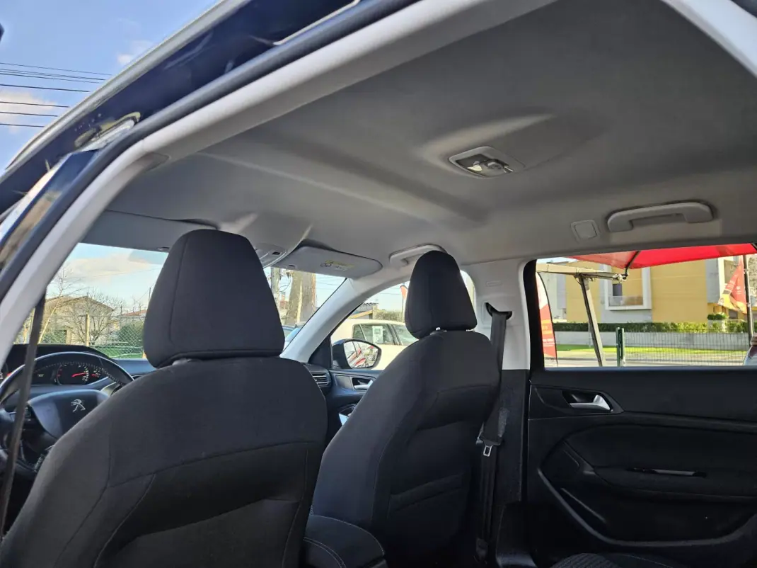 Peugeot 308 SW 2019 - 13800 EUR, 77780 km - AUTO.MOTO.pt - 77780km - foto 32 de 44