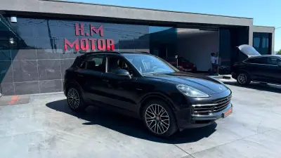 Porsche Cayenne 2020 - 54900 EUR, 160000 km - AUTO.MOTO.pt - 160000km - foto 2 de 14
