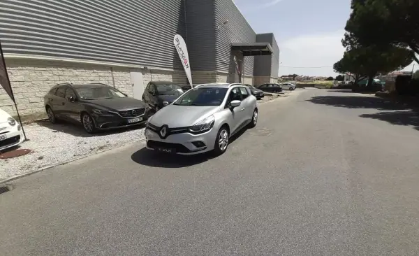 Renault Clio Sport Tourer 2018 - 11500 EUR, 89764 km - AUTO.MOTO.pt - 89764km - foto 11 de 46