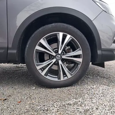 Nissan Qashqai 2018 - 17650 EUR, 57000 km - AUTO.MOTO.pt - 57000km - foto 6 de 15