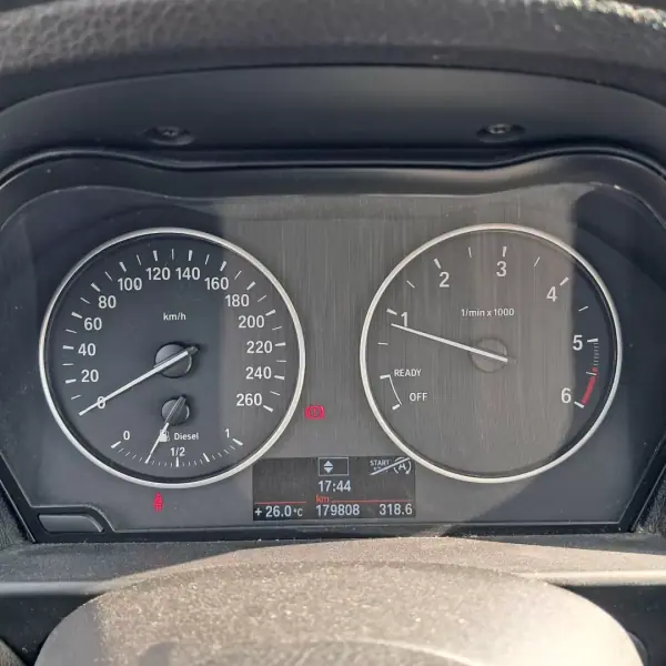 BMW 116 2013 - 9250 EUR, 180000 km - AUTO.MOTO.pt - 180000km - foto 9 de 11