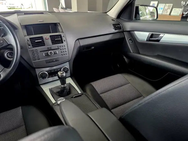 Mercedes-Benz C 220 2011 - 12900 EUR, 222771 km - AUTO.MOTO.pt - 222771km - foto 21 de 31