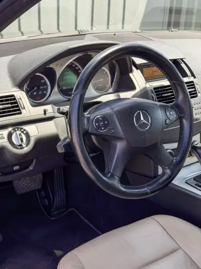 Mercedes-Benz C 250 2010 - 10900 EUR, 190000 km - AUTO.MOTO.pt - 190000km - foto 7 de 10