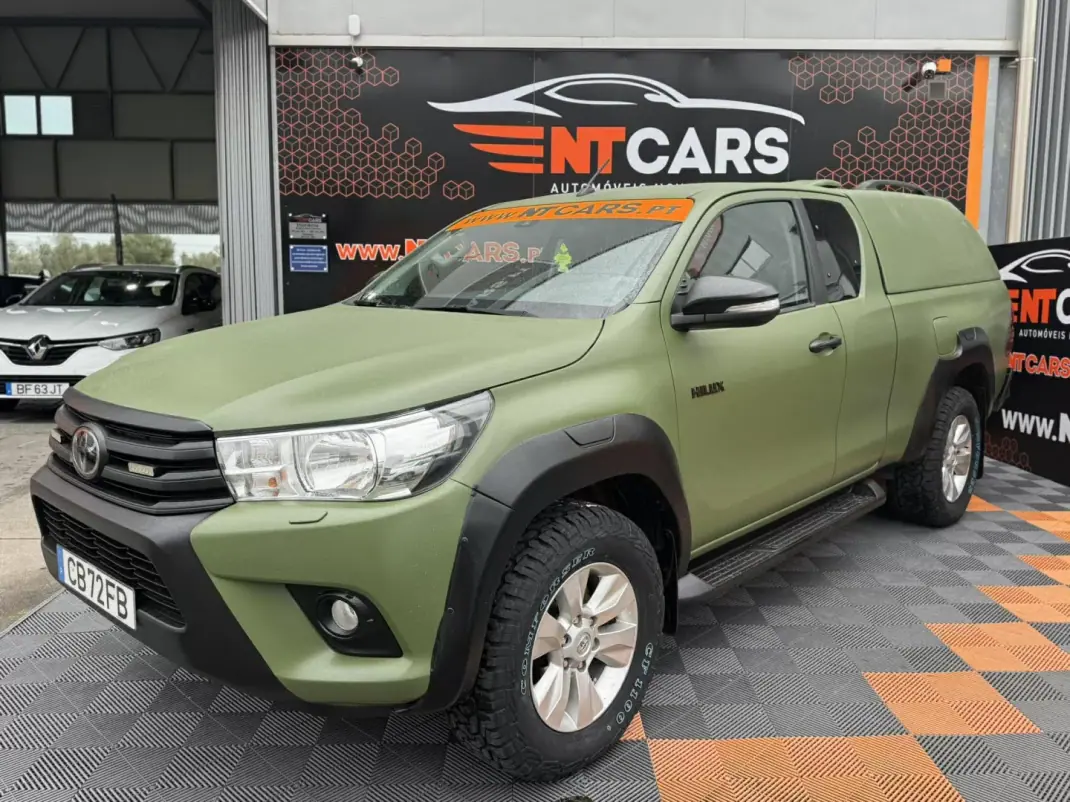 Toyota HILUX 2.4 D-4D 4x4 Extra Cab Comfort 2018 - 36900 EUR, 141545 km - AUTO.MOTO.pt - 141545km - foto 1 de 17