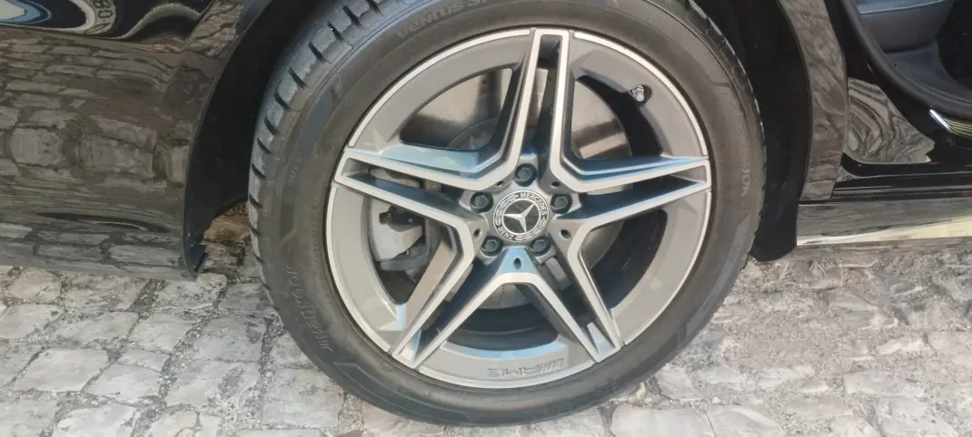 Mercedes-Benz E 300 2022 - 34950 EUR, 125970 km - AUTO.MOTO.pt - 125970km - foto 29 de 36