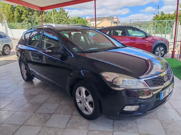 Kia Ceed SW 1.6 CRDi TX ISG 2010 Diesel