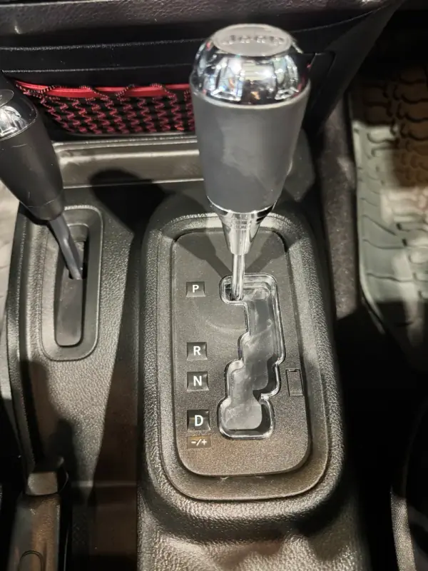 Jeep Wrangler 2019 - 65000 EUR, 19000 km - 19000km - foto 33 de 60