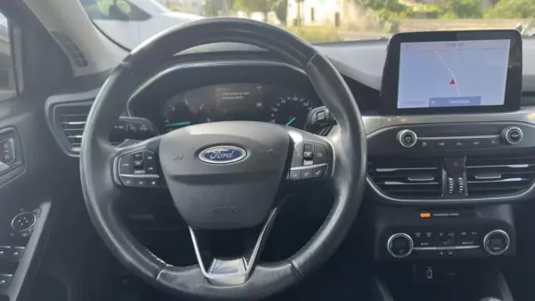 Ford Focus SW 2020 - 13800 EUR, 134000 km - AUTO.MOTO.pt - 134000km - foto 10 de 26