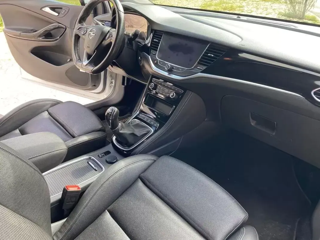 Opel Astra Sports Tourer 2020 - 17500 EUR, 134000 km - AUTO.MOTO.pt - 134000km - foto 18 de 30