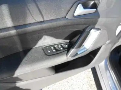 Peugeot 308 SW 2020 - 14500 EUR, 87664 km - AUTO.MOTO.pt - 87664km - foto 7 de 15
