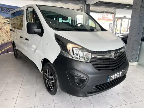 Opel Vivaro 2018 - 22600 EUR, 131722 km - AUTO.MOTO.pt - 131722km - foto 2 de 24