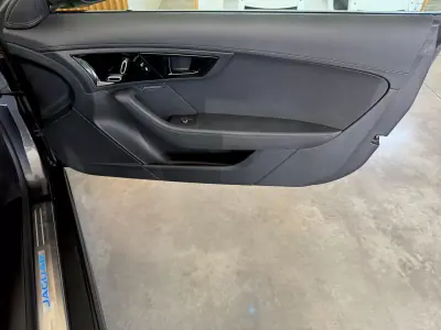 Jaguar F-Type 2018 - 46000 EUR, 64300 km - AUTO.MOTO.pt - 64300km - foto 98 de 135