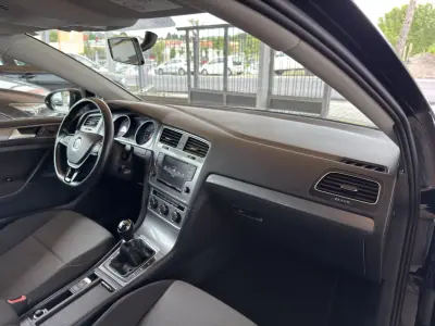 Volkswagen Golf 2015 - 12500 EUR, 195718 km - AUTO.MOTO.pt - 195718km - foto 26 de 27