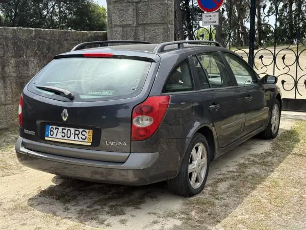 Renault Laguna 2001 - 2000 EUR, 85000 km - AUTO.MOTO.pt - 85000km - foto 3 de 11