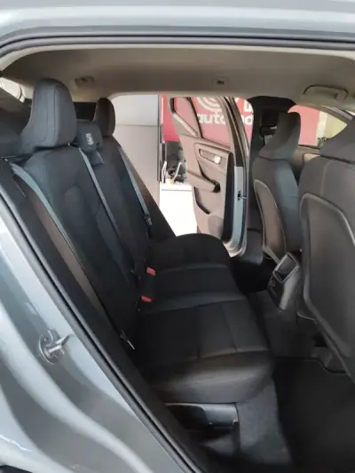 Volvo XC 40 2023 - 37650 EUR, 24400 km - AUTO.MOTO.pt - 24400km - foto 17 de 36