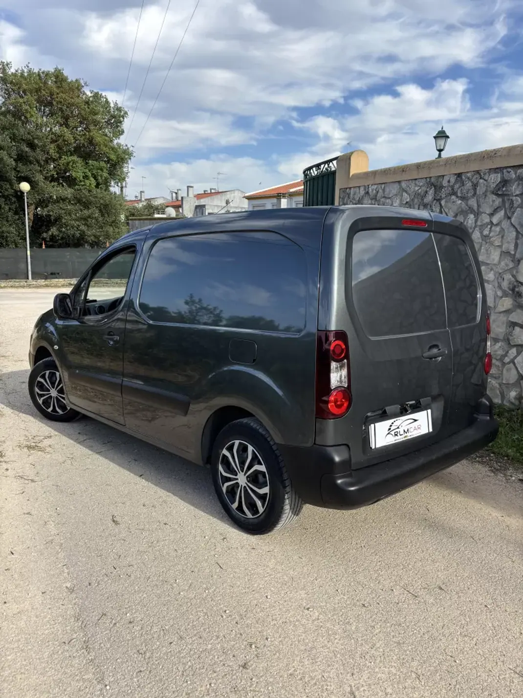 Citroën Berlingo 2017 - 8500 EUR, 239000 km - AUTO.MOTO.pt - 239000km - foto 3 de 3