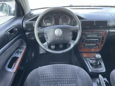 Volkswagen Passat Variant 2003 - 3500 EUR, 330727 km - AUTO.MOTO.pt - 330727km - foto 12 de 29