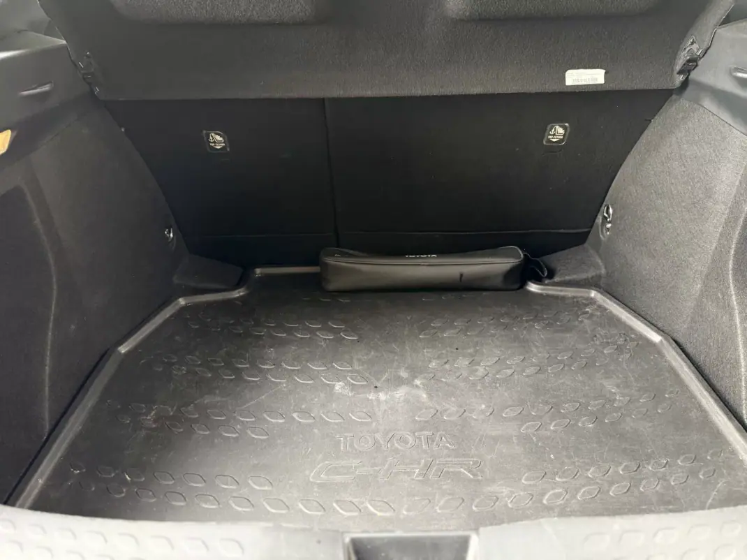 Toyota C-HR 2019 - 23950 EUR, 92000 km - 92000km - foto 25 de 25