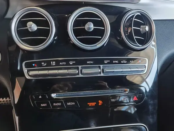 Mercedes-Benz GLC 220 2015 - 27450 EUR, 178000 km - AUTO.MOTO.pt - 178000km - foto 37 de 39