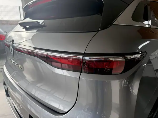 Renault Mégane E-Tech 2023 - 25500 EUR, 58000 km - AUTO.MOTO.pt - 58000km - foto 44 de 121
