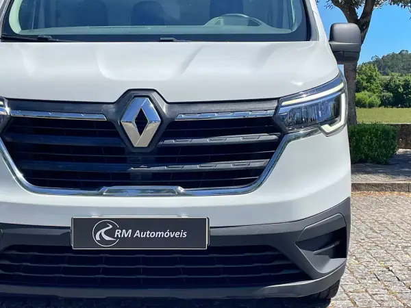 Renault 2022 - 21900 EUR, 128000 km - AUTO.MOTO.pt - 128000km - foto 12 de 33