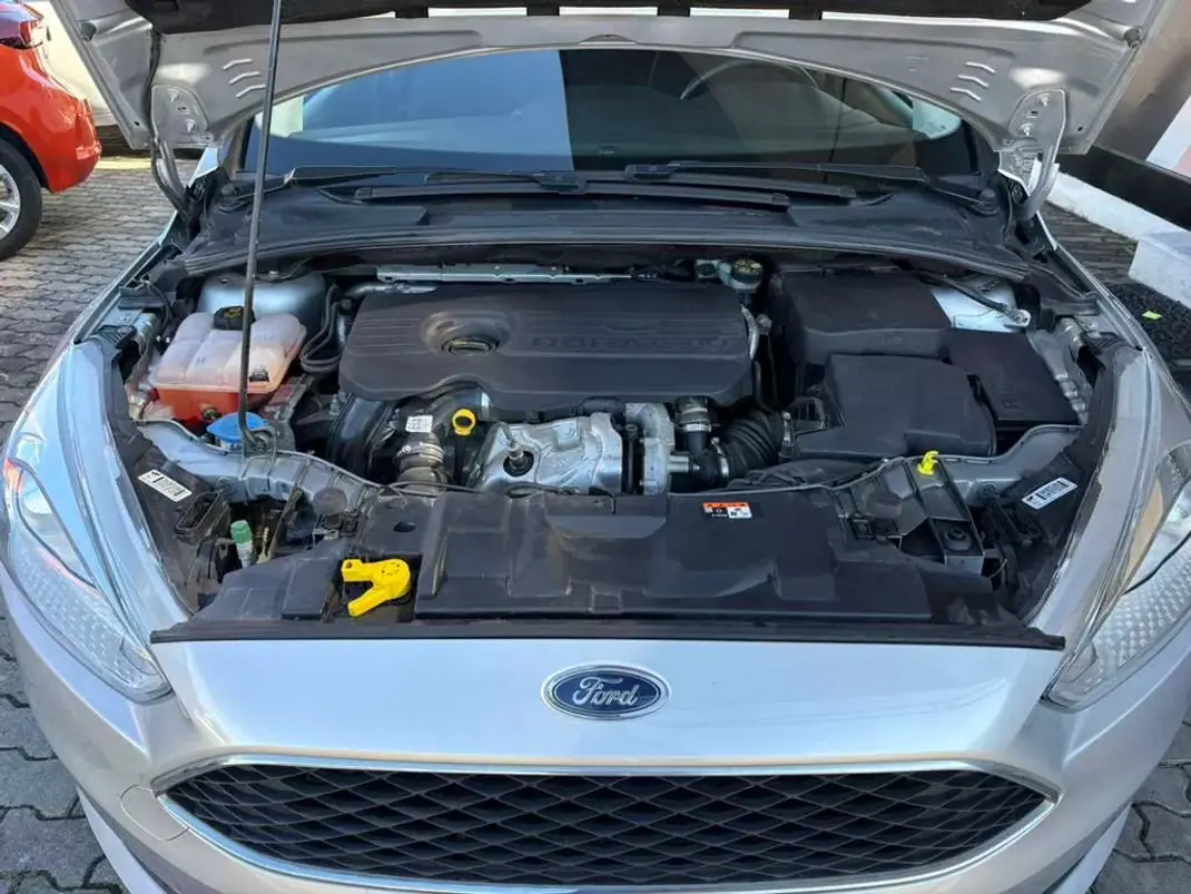 Ford Focus 2018 - 13900 EUR, 114000 km - AUTO.MOTO.pt - 114000km - foto 8 de 16