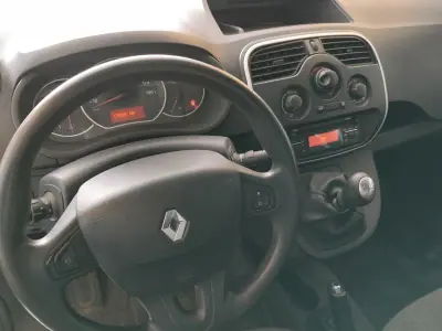 Renault Kangoo 2021 - 9350 EUR, 178000 km - AUTO.MOTO.pt - 178000km - foto 5 de 6