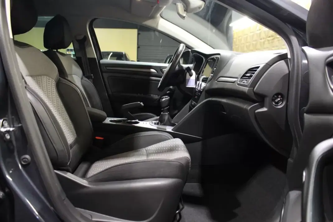 Renault Mégane Sport Tourer 2021 - 14900 EUR, 144000 km - 144000km - foto 7 de 32