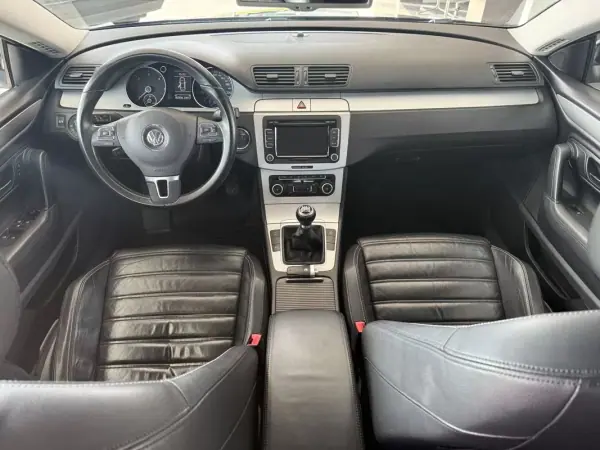Volkswagen Passat CC 2010 - 13990 EUR, 162335 km - AUTO.MOTO.pt - 162335km - foto 11 de 21