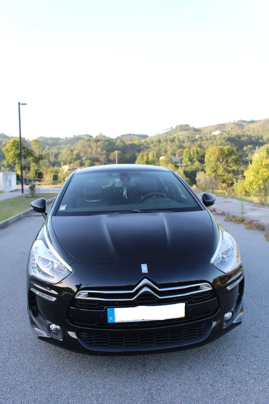 DS DS5 2013 - 9000 EUR, 195999 km - AUTO.MOTO.pt - 195999km - foto 5 de 15