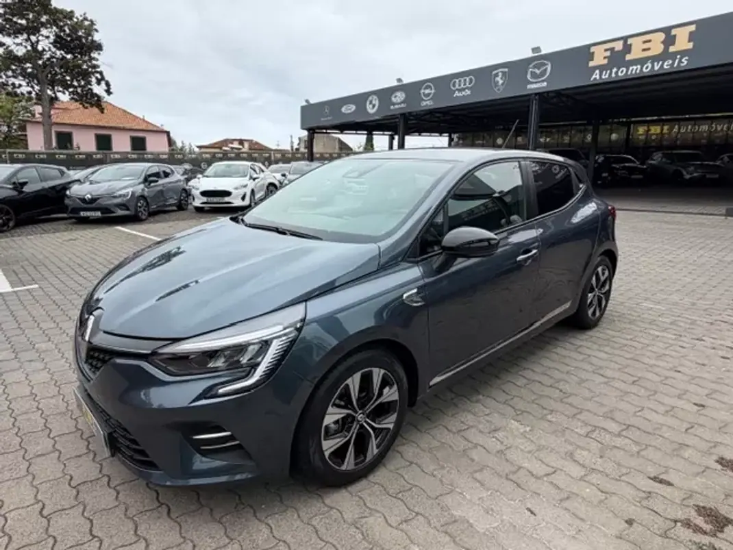 Renault Clio 2022 - 15500 EUR, 89995 km - AUTO.MOTO.pt - 89995km - foto 1 de 11