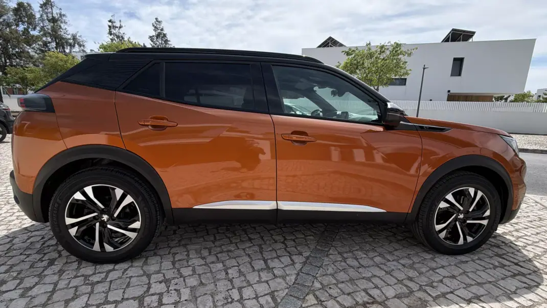 Peugeot e-2008 2020 - 18500 EUR, 77862 km - AUTO.MOTO.pt - 77862km - foto 8 de 39
