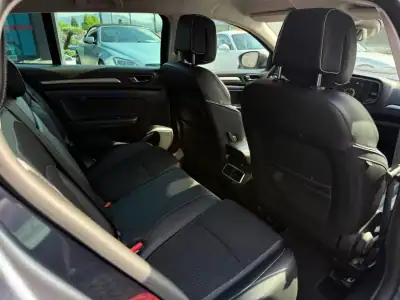 Renault Mégane Sport Tourer 2019 - 15500 EUR, 156000 km - AUTO.MOTO.pt - 156000km - foto 13 de 14