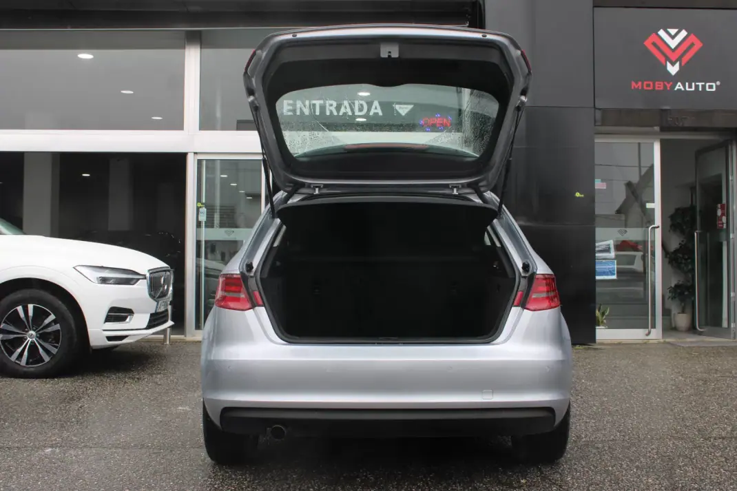 Audi A3 Sportback 2014 - 10900 EUR, 183539 km - AUTO.MOTO.pt - 183539km - foto 14 de 19