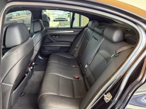 BMW M550d 2013 - 27950 EUR, 124744 km - AUTO.MOTO.pt - 124744km - foto 39 de 53