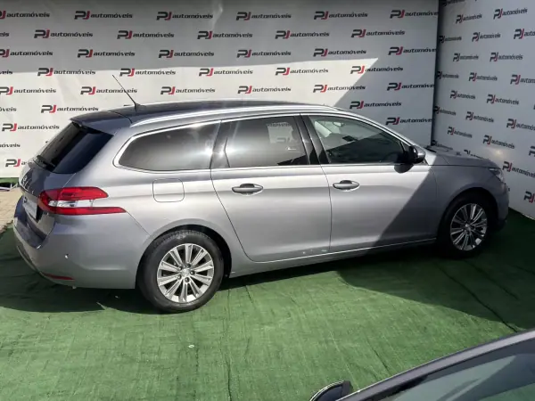 Peugeot 308 SW 2020 - 13500 EUR, 135191 km - AUTO.MOTO.pt - 135191km - foto 7 de 21