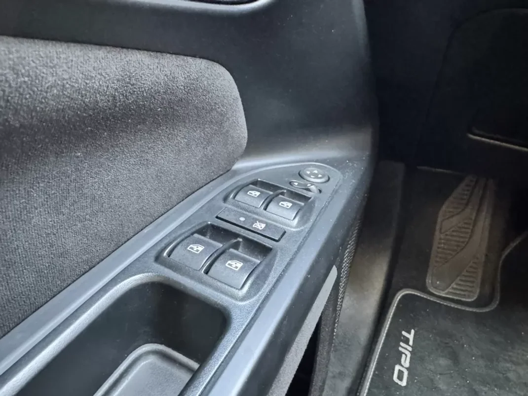 Fiat Tipo Station Wagon 2018 - 12900 EUR, 92385 km - AUTO.MOTO.pt - 92385km - foto 16 de 25